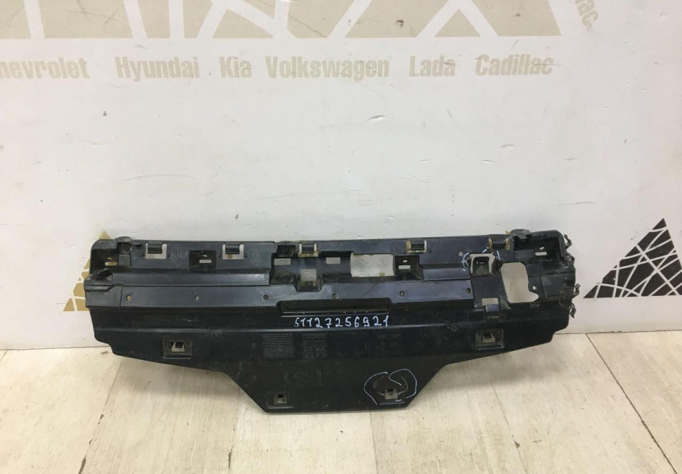 Кронштейн заднего бампера нижний BMW 3 F30 OEM 51127256921