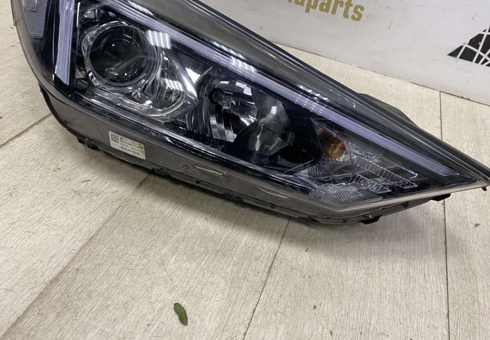 Фара правая галоген Hyundai Tucson 3 рест 2018> oem 92102D7600