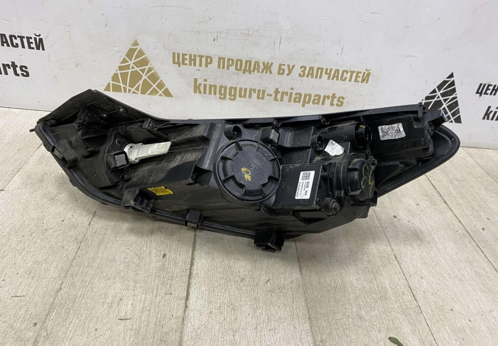 Фара правая галоген Hyundai Tucson 3 рест 2018> oem 92102D7600