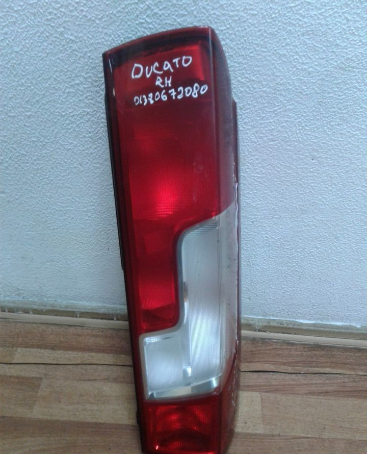 Фонарь правый Fiat Ducato oem 01380672080 (трещина) (скл-3)