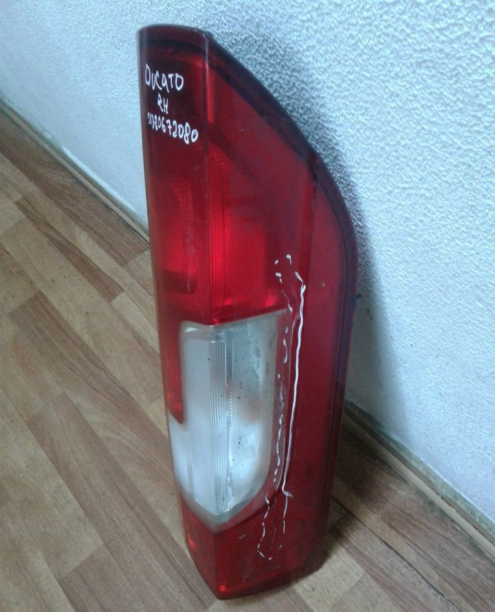 Фонарь правый Fiat Ducato oem 01380672080 (трещина) (скл-3)