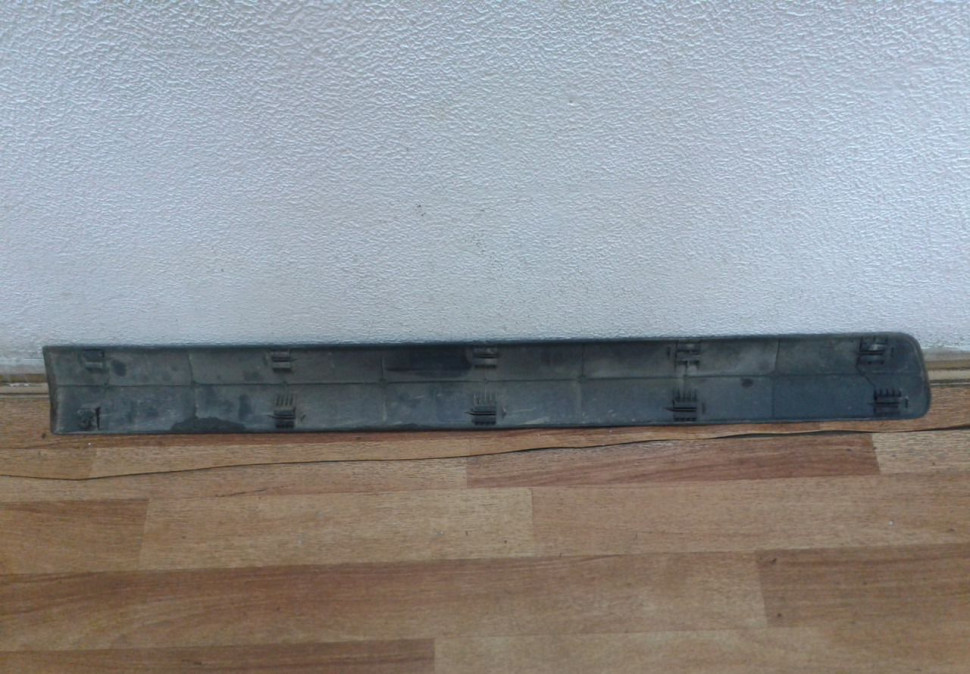 Молдинг двери передний правый Lada Largus oem 8450000408 (скл-3) Молдинг двери передний правый Lada Largus oem 8450000408 (скл-3)