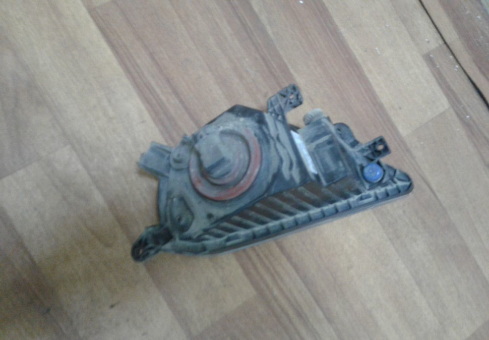 Птф правая Volkswagen Touareg NF OEM 7P1941034 (слом. 1 крепл.) Птф правая Volkswagen Touareg NF OEM 7P1941034 (слом. 1 крепл.)