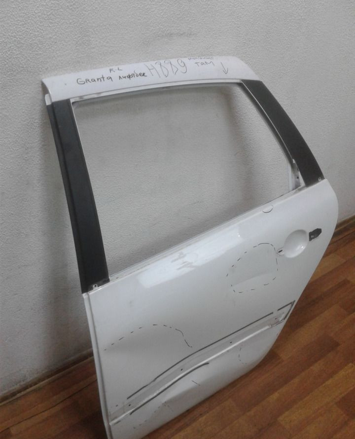 Дверь задняя левая Lada Granta лифтбек oem 11106200014003 (вмятины) (скл-3) Дверь задняя левая Lada Granta лифтбек oem 11106200014003 (вмятины) (скл-3)