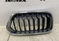 Решетка радиатора правая BMW X2 F39 OEM 51137424778