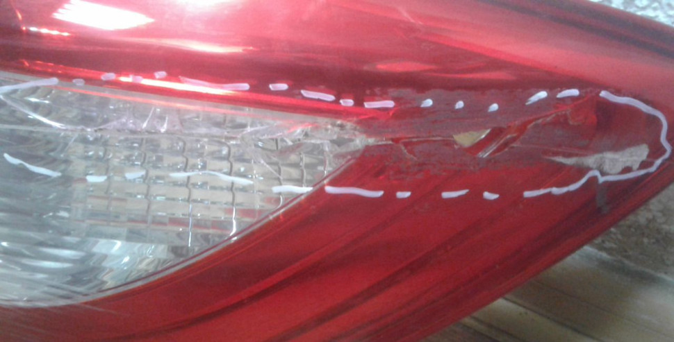 Фонарь правый Lada Granta oem 845000211800 (трещина) (скл-3) Фонарь правый Lada Granta oem 845000211800 (трещина) (скл-3)