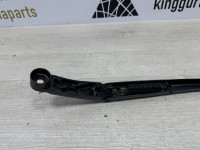 Левый поводок дворника Toyota RAV4 13- (скл-3)