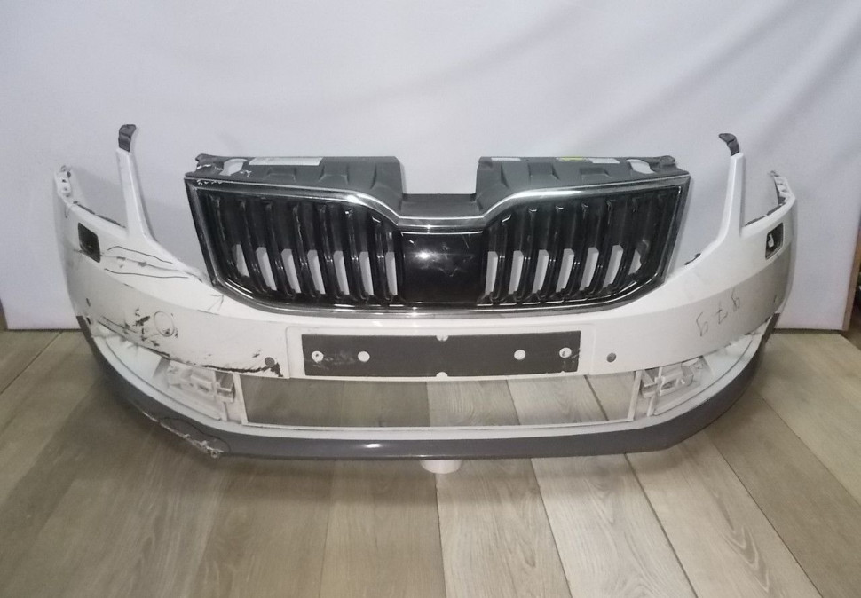 Бампер передний бу Skoda Octavia A7 рестайлинг OEM 5EU807221F (В)