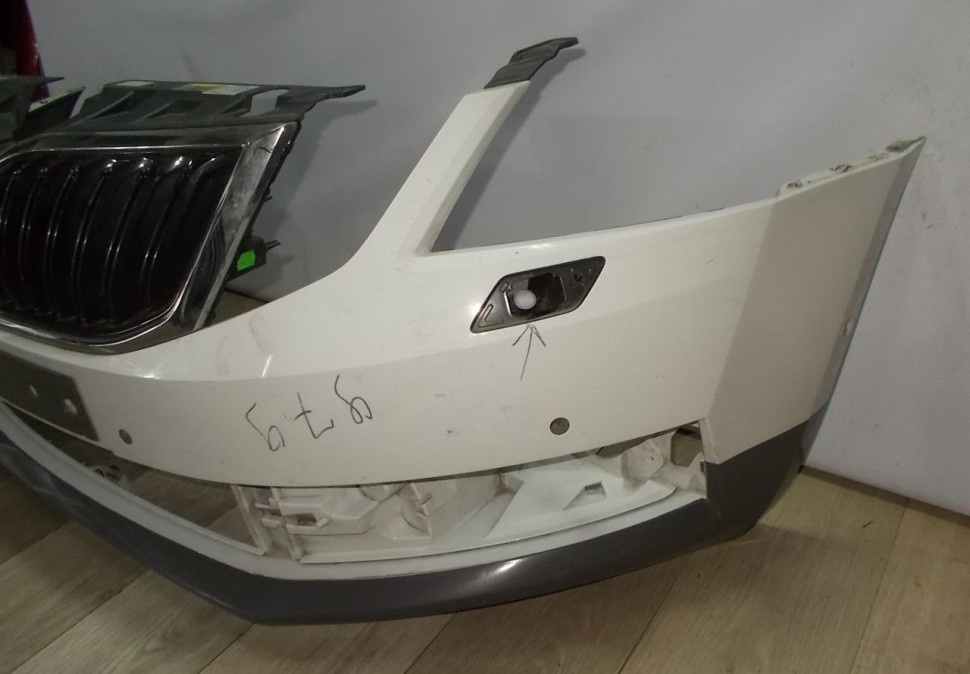 Бампер передний бу Skoda Octavia A7 рестайлинг OEM 5EU807221F (В)