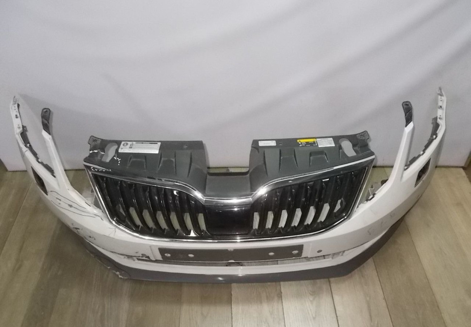 Бампер передний бу Skoda Octavia A7 рестайлинг OEM 5EU807221F (В) Бампер передний бу Skoda Octavia A7 рестайлинг OEM 5EU807221F (В)