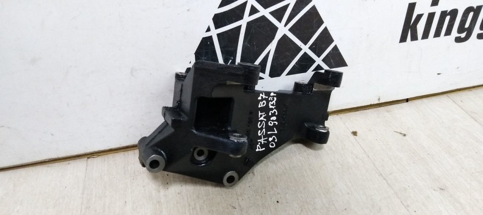 Кронштейн VAG oem 03L903139P