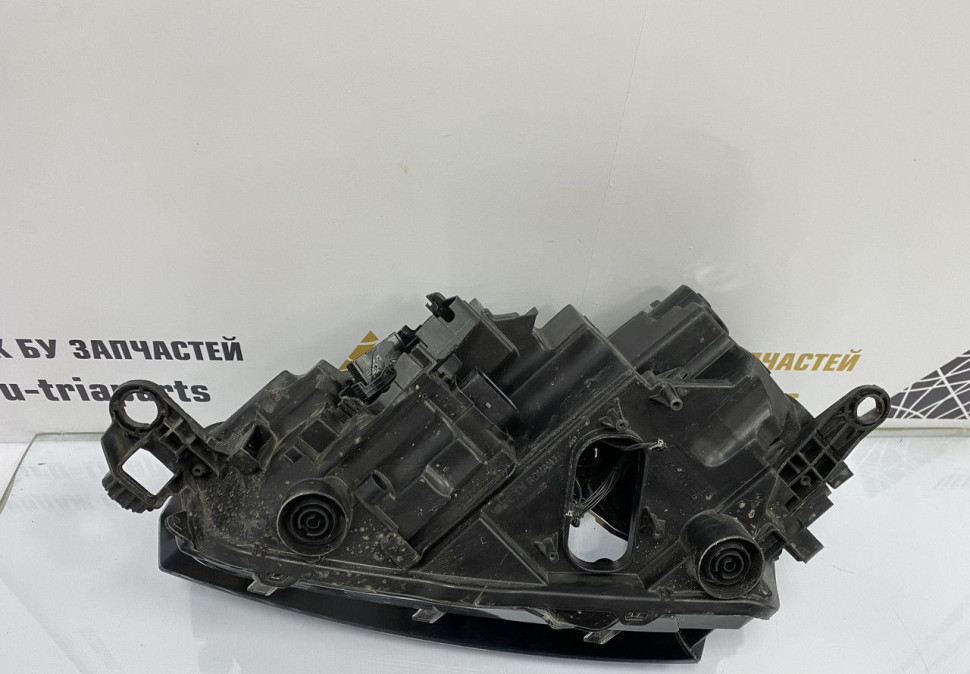 Фара ЛЭД LED правая Skoda Rapid 2 OEM 60U941022A