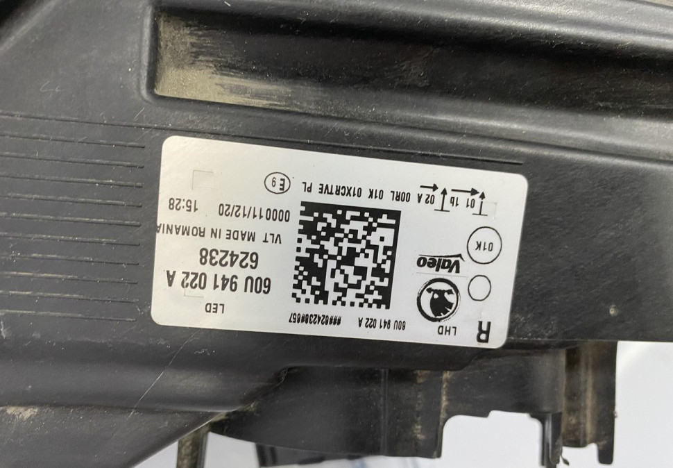 Фара ЛЭД LED правая Skoda Rapid 2 OEM 60U941022A