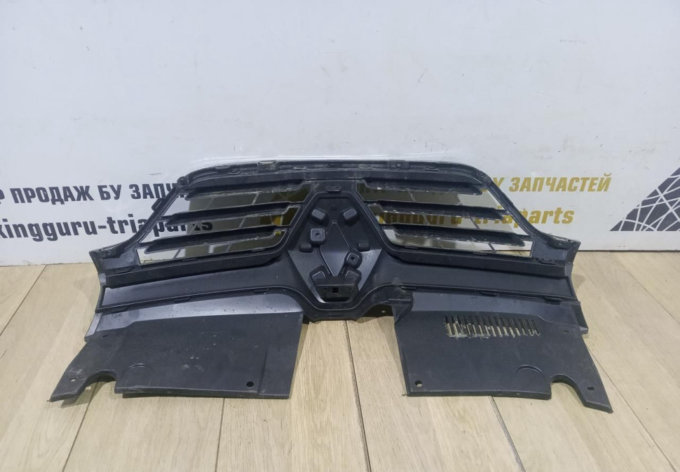 Решетка радиатора бу Renault Logan 2 рестайлинг OEM 623105887R Решетка радиатора бу Renault Logan 2 рестайлинг OEM 623105887R