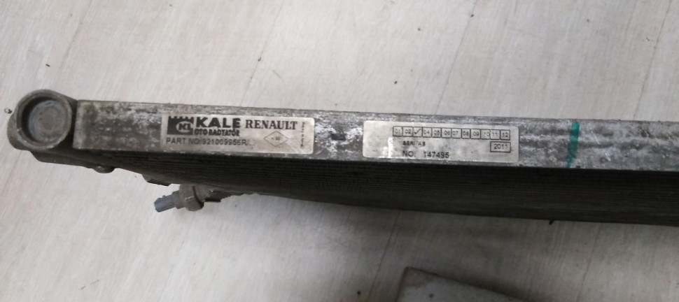 Радиатор кондиционера Renault Megane 3 2008-2016 oem 921009955R
