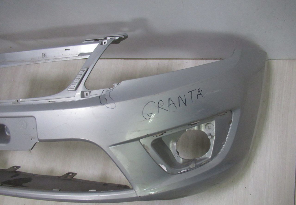 Бампер передний Lada Granta oem 2190280301510 (трещина) (скл-3) Бампер передний Lada Granta oem 2190280301510 (трещина) (скл-3)