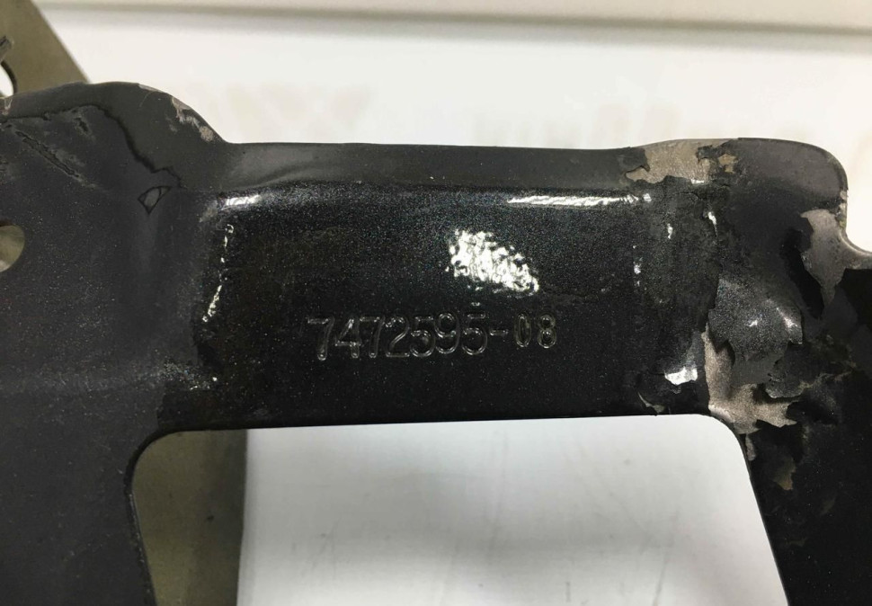 Кронштейн переднего левого крыла передний BMW X5 G05 OEM 41007492371 7472595