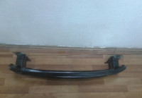 Усилитель переднего бампера Volkswagen Caddy IV 11- Oem 2K5807111