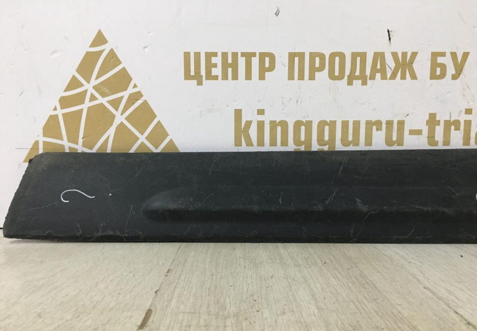 Молдинг двери передний правый Kia Sorento 2 2009-2020 oem 877242p000 Молдинг двери передний правый Kia Sorento 2 2009-2020 oem 877242p000