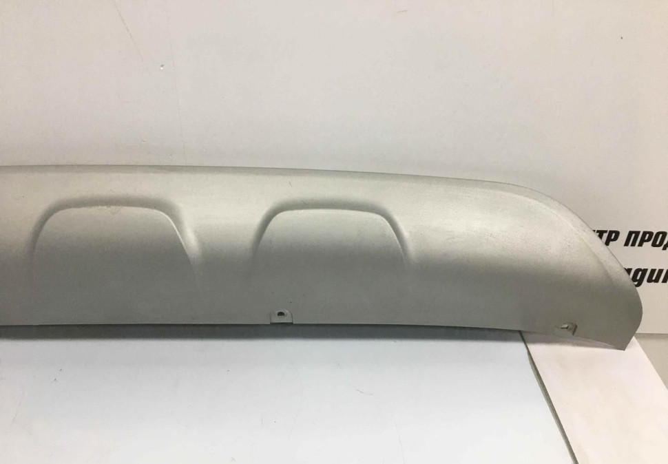 Накладка заднего бампера нижняя Renault Kaptur OEM 850706485R Накладка заднего бампера нижняя Renault Kaptur OEM 850706485R