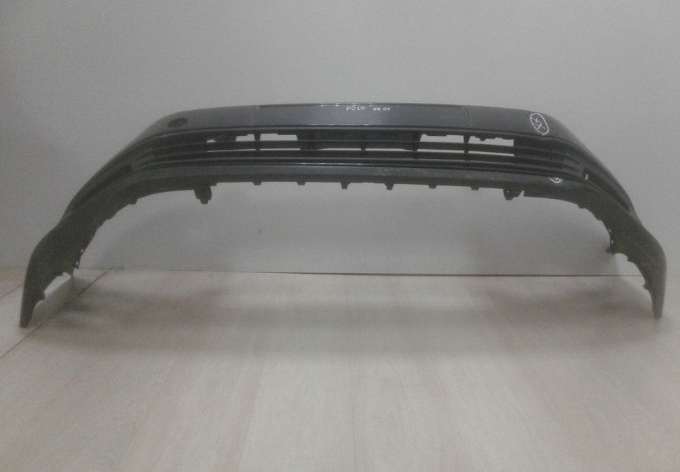 Бампер передний Volkswagen Polo седан рест oem 6RU807221A (вмятины) Бампер передний Volkswagen Polo седан рест oem 6RU807221A (вмятины)