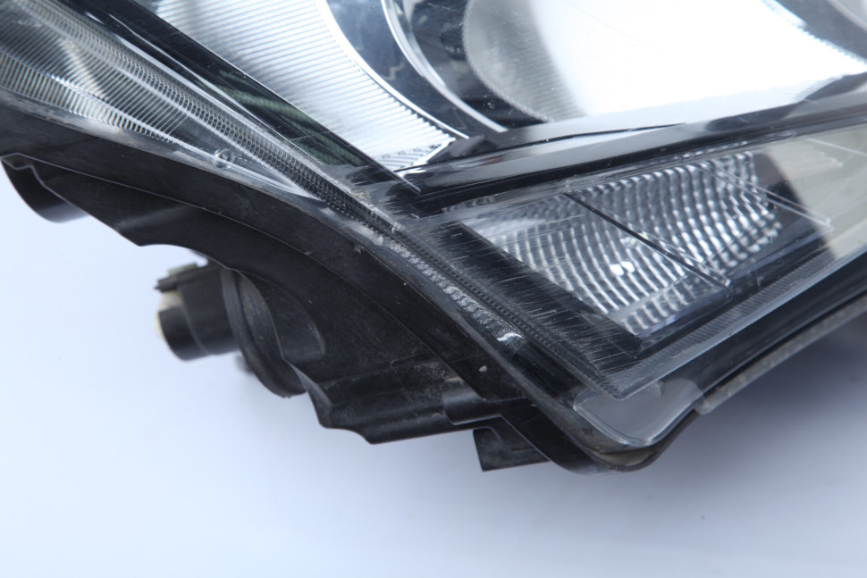 Фара галоген правая бу Skoda Superb 3 OEM 3V1941016 Фара галоген правая бу Skoda Superb 3 OEM 3V1941016