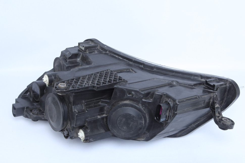 Фара галоген правая бу Skoda Superb 3 OEM 3V1941016 Фара галоген правая бу Skoda Superb 3 OEM 3V1941016