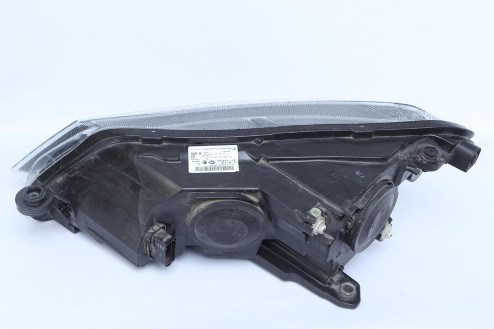 Фара галоген правая бу Skoda Superb 3 OEM 3V1941016 Фара галоген правая бу Skoda Superb 3 OEM 3V1941016