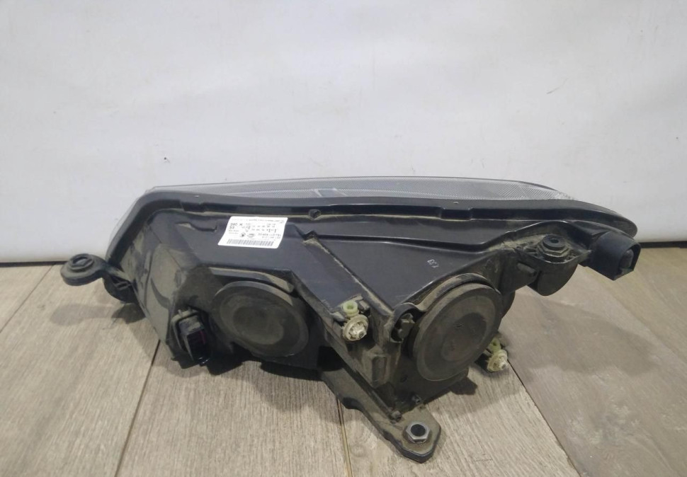 Фара галоген правая бу Skoda Superb 3 OEM 3V1941016 Фара галоген правая бу Skoda Superb 3 OEM 3V1941016