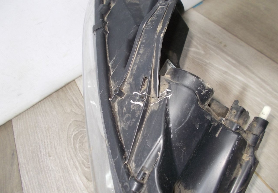 Фара правая бу Renault Logan 2 OEM 260105559R