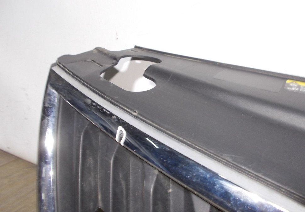 Решетка радиатора бу Skoda Rapid OEM 5JA853668
