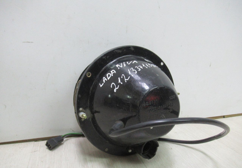 Фара передняя правая Lada Niva oem 21233711011001 (скл-3)