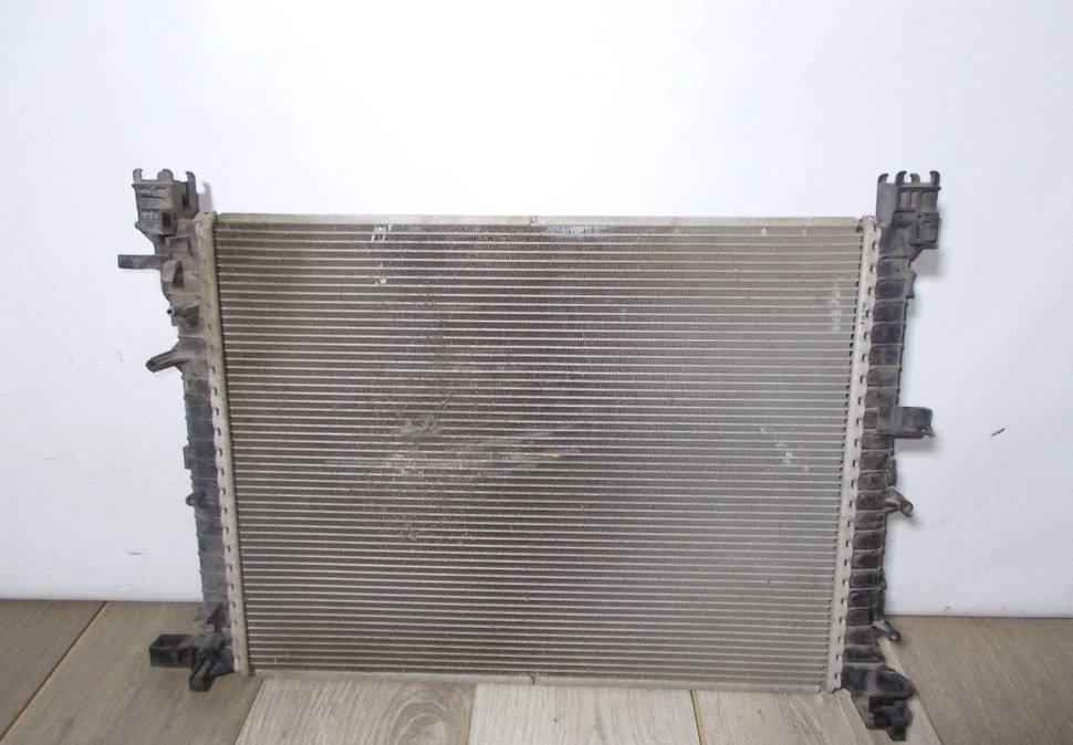 Радиатор охлаждения бу Renault Logan 2 OEM 214105731R