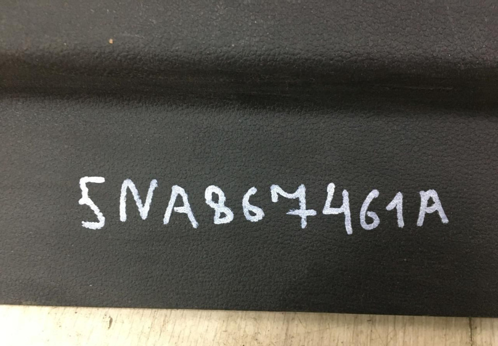 Накладка багажника левая Volkswagen Tiguan 2 oem 5NA867461A