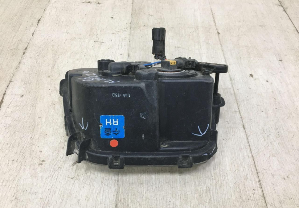 Противотуманная фара правая Kia Sorento 2 рестайлинг oem 922022p600
