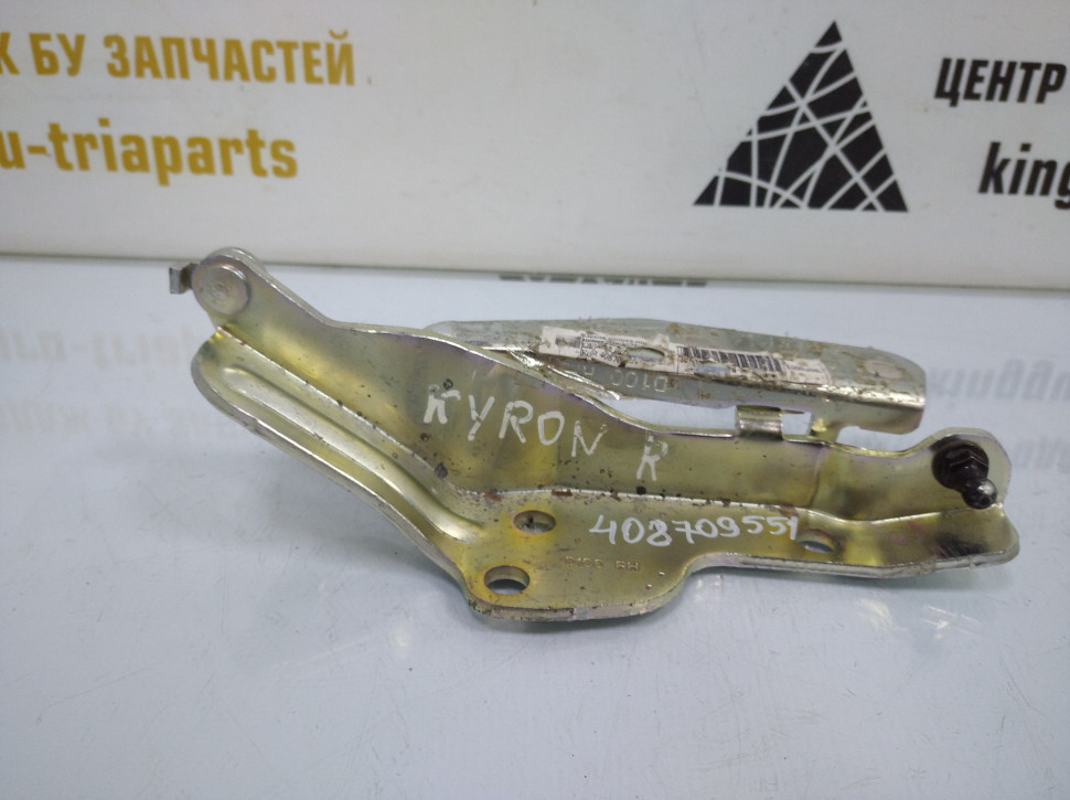 Петля капота правая новая Ssang Yong Kyron OEM 6182009003