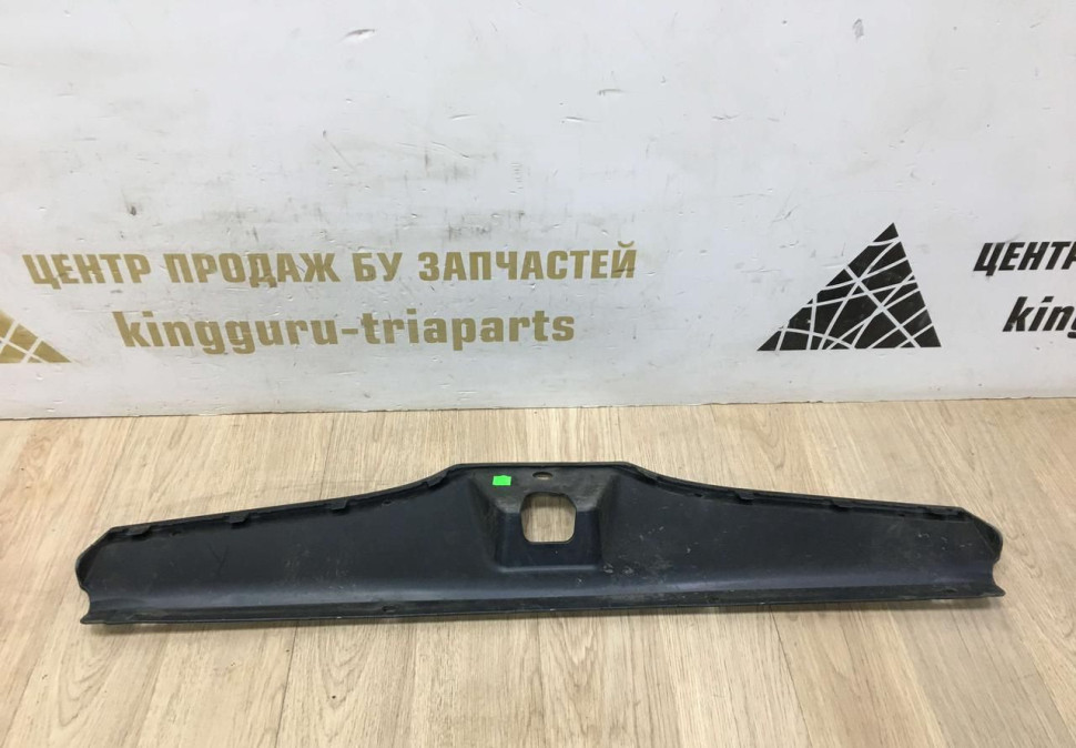 Накладка передней панели Skoda Octavia A8 OEM 5E3853343 Накладка передней панели Skoda Octavia A8 OEM 5E3853343
