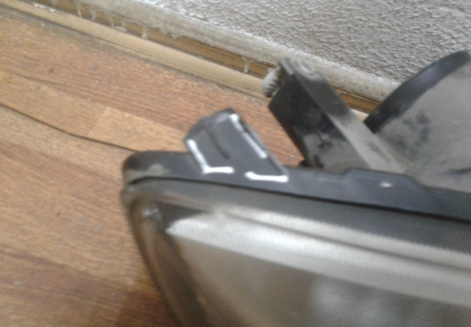 Фара правая Lada Granta oem 413775010 (слом 2креп) Фара правая Lada Granta oem 413775010 (слом 2креп)