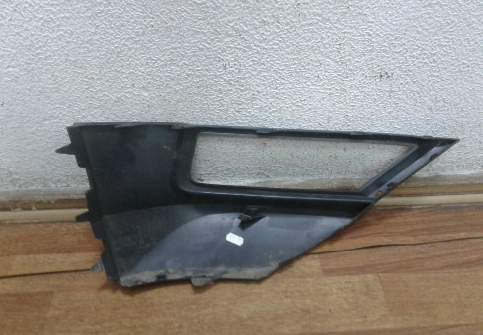 Накладка птф левая Volkswagen Tiguan 2 oem 5na853211A Накладка птф левая Volkswagen Tiguan 2 oem 5na853211A