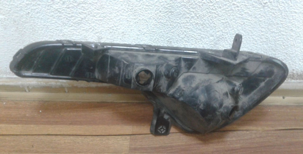 Фара птф правая Kia Sportage 3 oem 922023w000 (слом. 1 крепл.) Фара птф правая Kia Sportage 3 oem 922023w000 (слом. 1 крепл.)