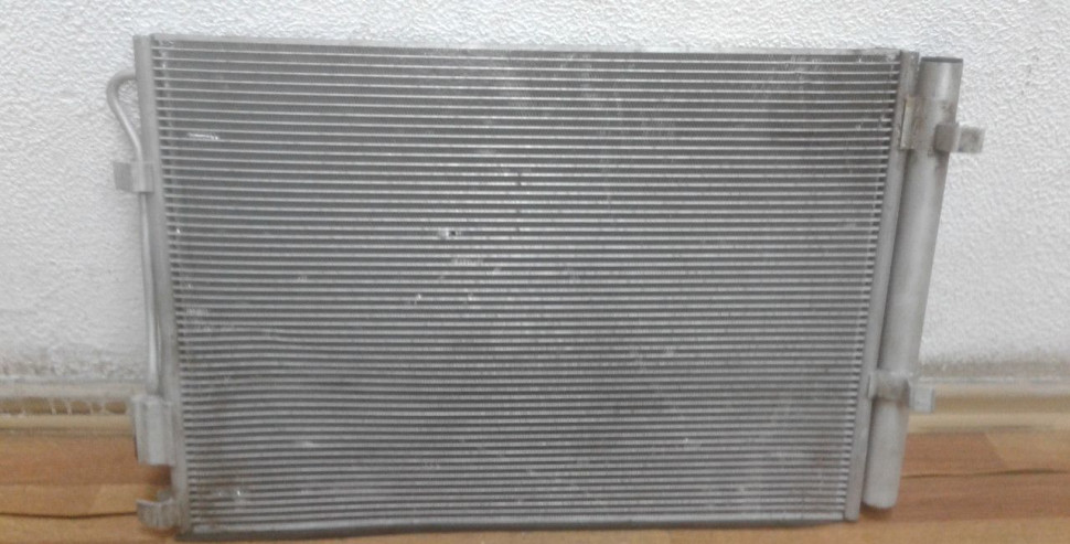 Радиатор кондиционера Hyundai Solaris 1 oem 976061R050 Радиатор кондиционера Hyundai Solaris 1 oem 976061R050