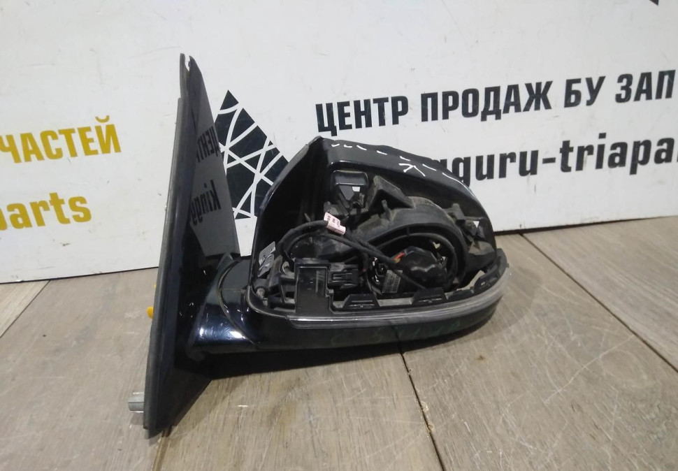 Корпус зеркала левый 5-пин бу BMW X5 F15 OEM 51167364051