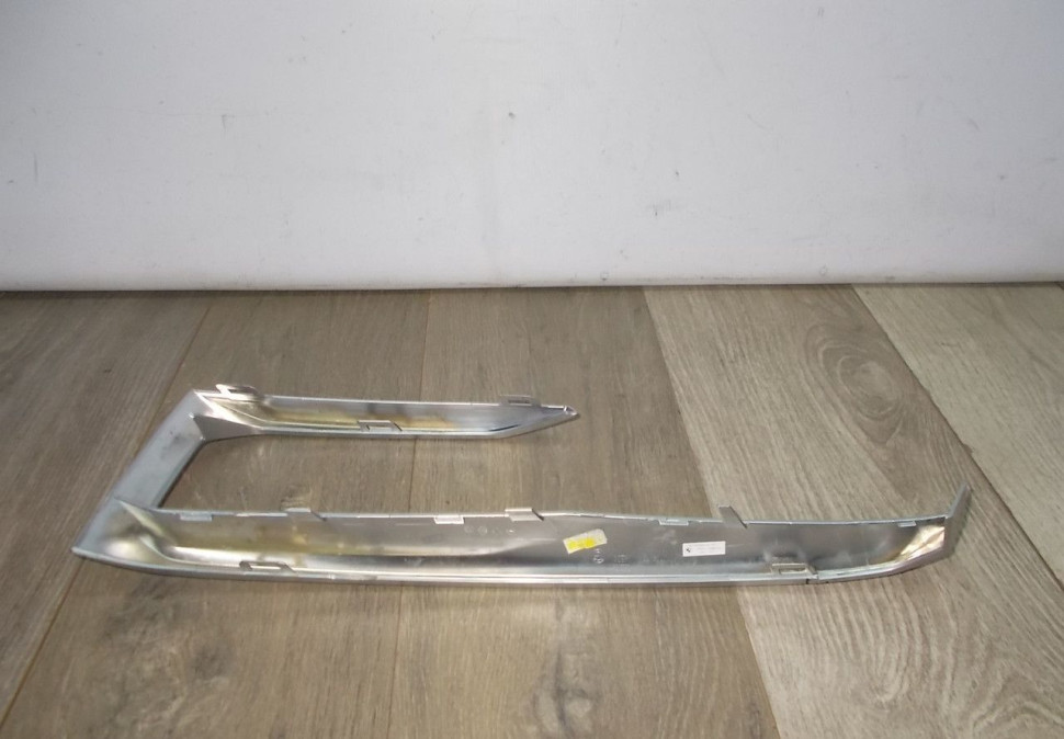 Накладка решетки переднего бампера левая бу BMW X5 G05 OEM 51117449691