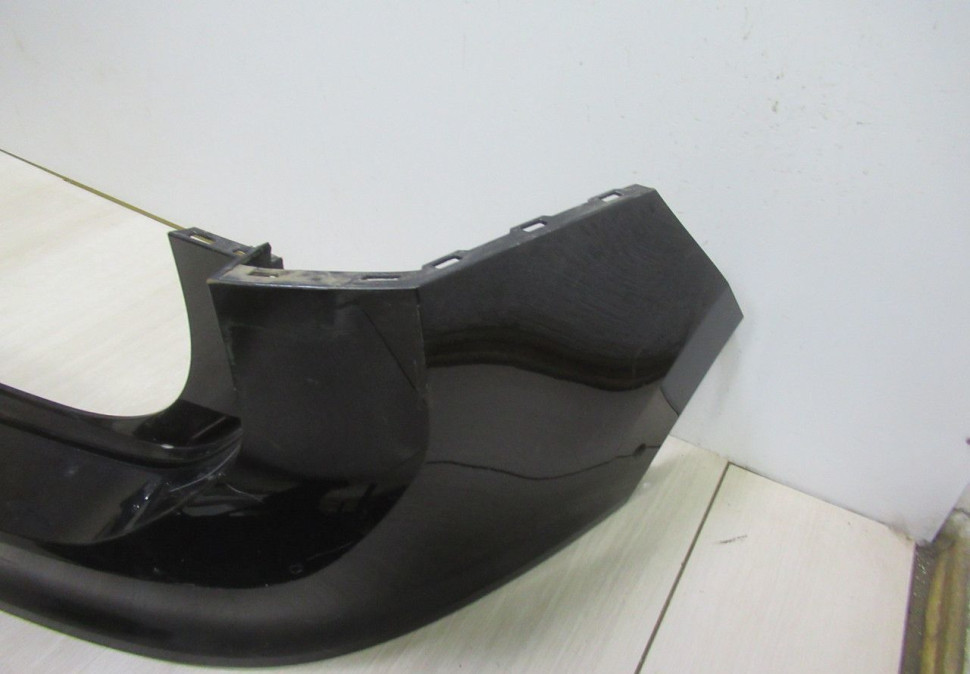 Бампер задний Volkswagen Tiguan 2 oem 5NR807421 (небольшая вмятина) (скл-5) Бампер задний Volkswagen Tiguan 2 oem 5NR807421 (небольшая вмятина) (скл-5)