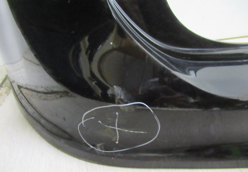 Бампер задний Volkswagen Tiguan 2 oem 5NR807421 (небольшая вмятина) (скл-5) Бампер задний Volkswagen Tiguan 2 oem 5NR807421 (небольшая вмятина) (скл-5)