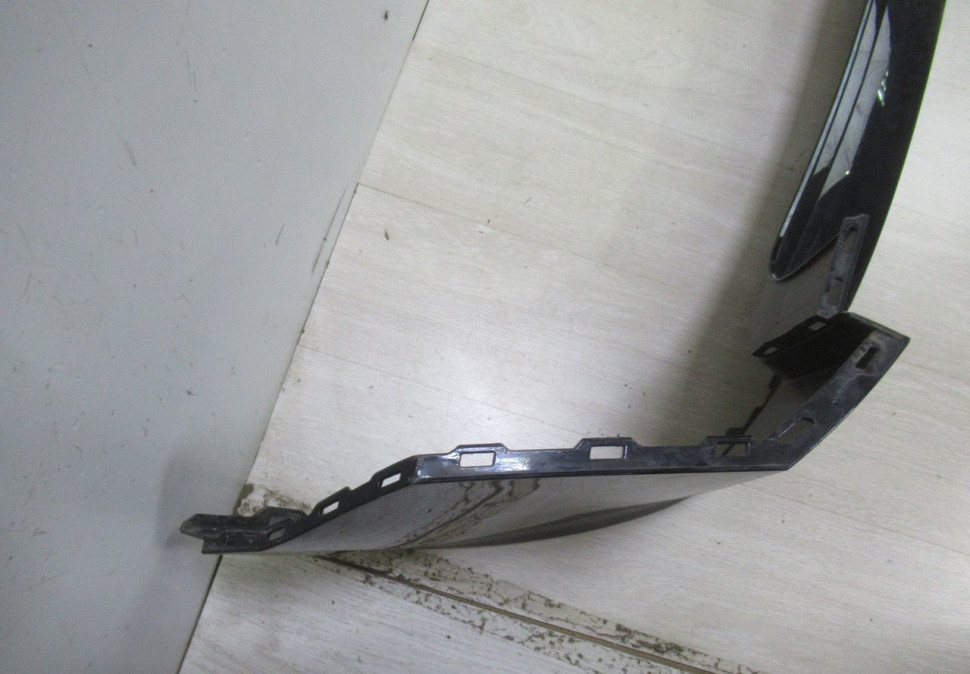 Бампер задний Volkswagen Tiguan 2 oem 5NR807421 (небольшая вмятина) (скл-5) Бампер задний Volkswagen Tiguan 2 oem 5NR807421 (небольшая вмятина) (скл-5)