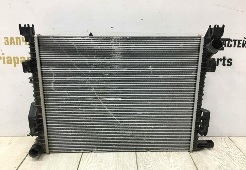 Радиатор охлаждения Renault Arkana OEM 214107405R