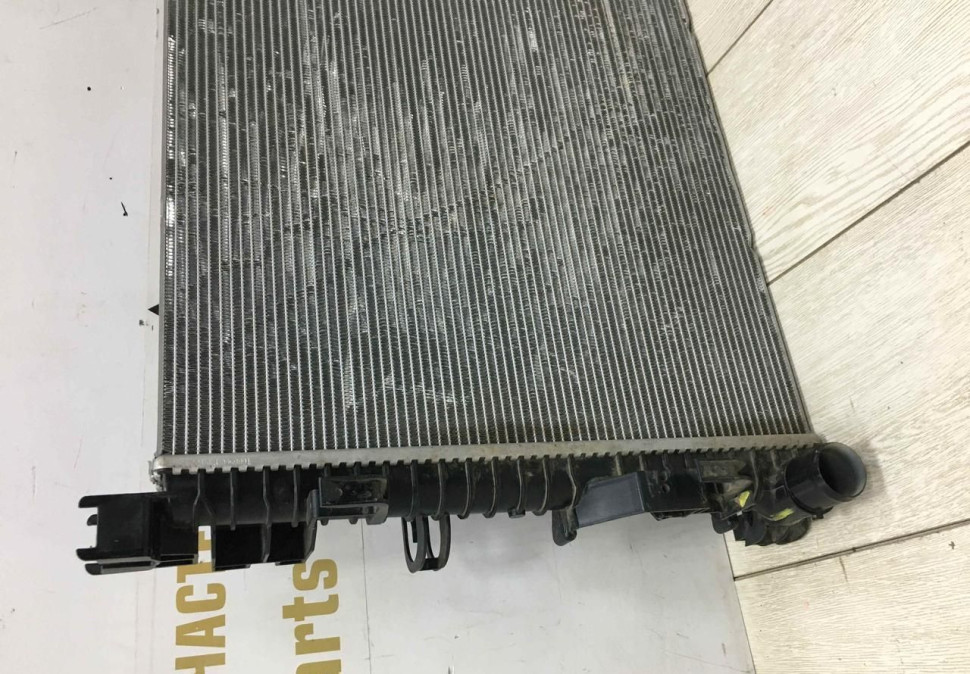 Радиатор охлаждения Renault Arkana OEM 214107405R Радиатор охлаждения Renault Arkana OEM 214107405R