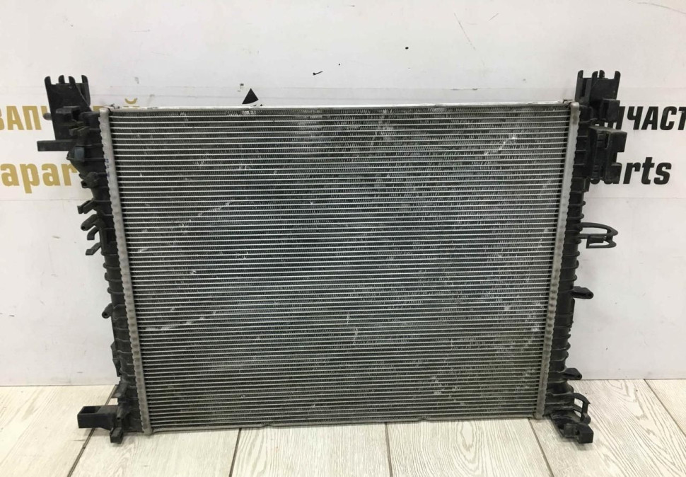 Радиатор охлаждения Renault Arkana OEM 214107405R Радиатор охлаждения Renault Arkana OEM 214107405R
