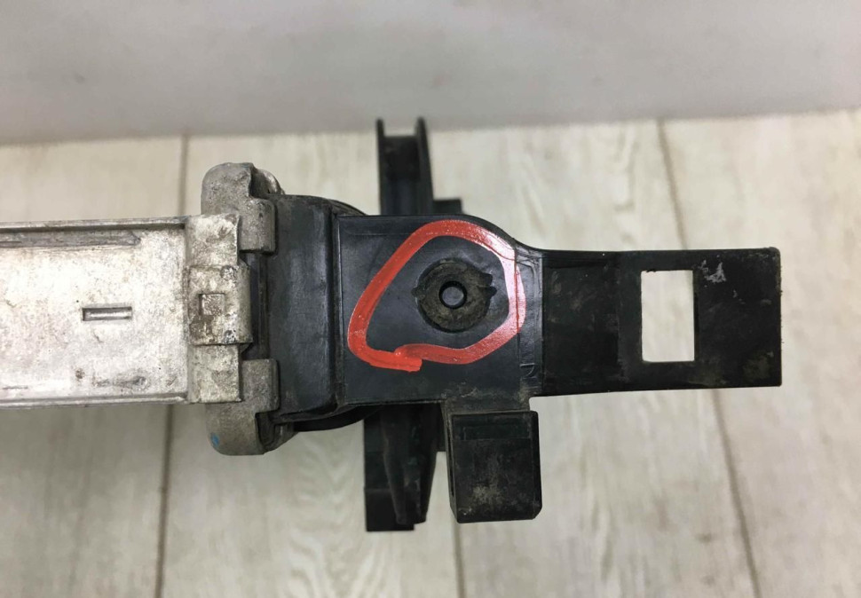 Радиатор охлаждения Renault Arkana OEM 214107405R Радиатор охлаждения Renault Arkana OEM 214107405R